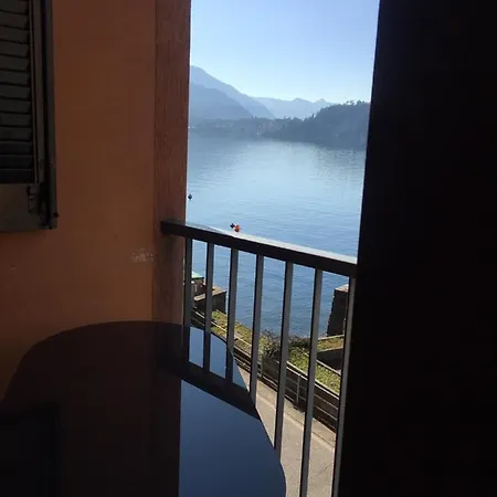The House With Red Sunsets Apartamento Varenna